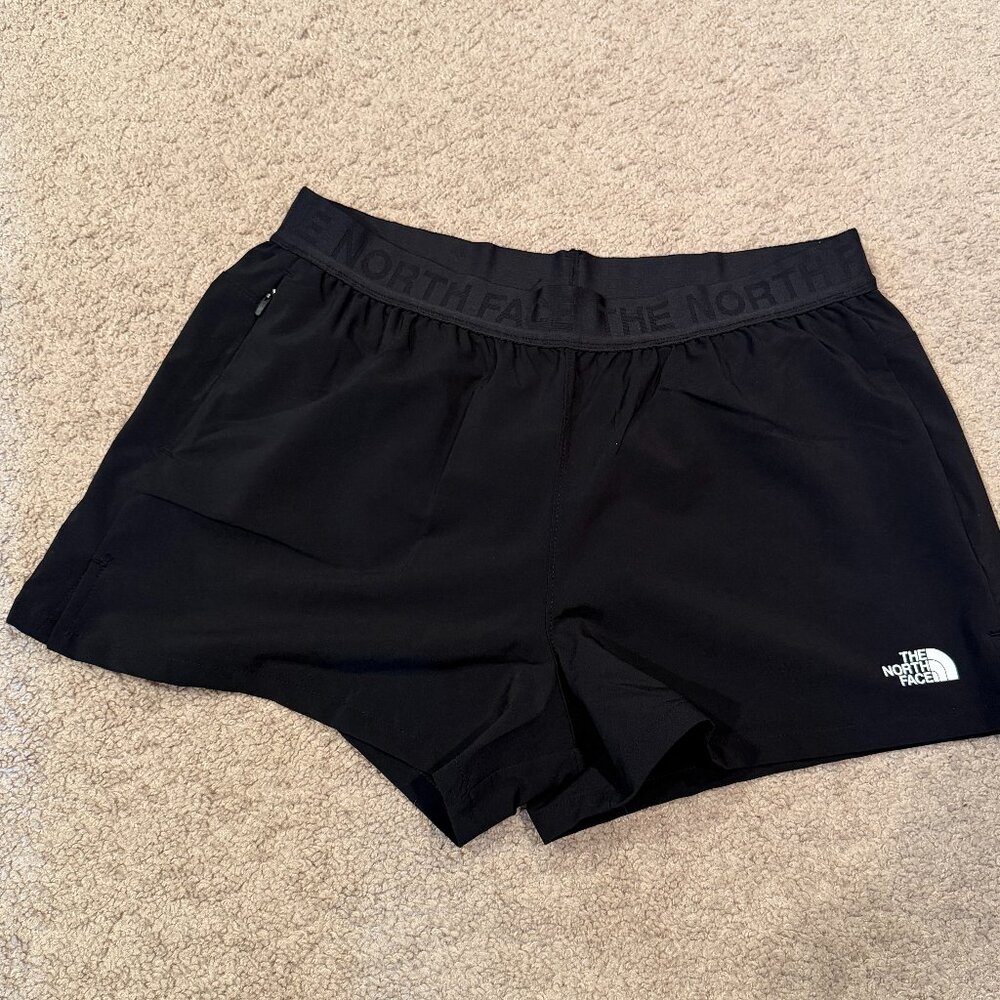 THE NORTH FACE BLACK WORKOUT SHORTS WOMENS MEDIUM BRAND NEW